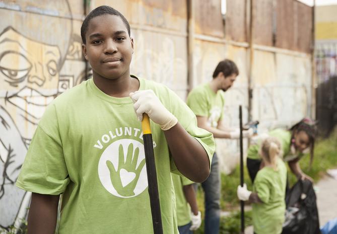 students volunteering in community