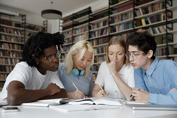 students in studying in group